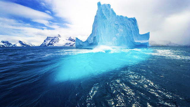 The Big Iceberg HD Wallpaper