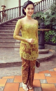 Kebaya Kutu Baru Brokat