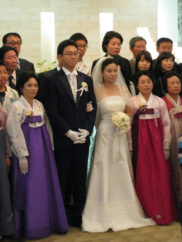 A recent article put the total cost of a Korean wedding at 186 million won 