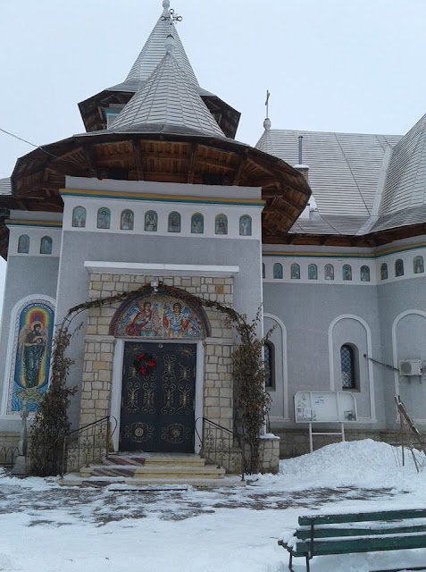 Biserica Sfinții Voievozi, Săvinești, Neamț