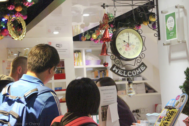 Yesinn Hostel Reception Desk - Causeway Bay