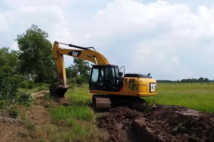 Mengenal Ragam Alat Berat Pertanian Selain Traktor