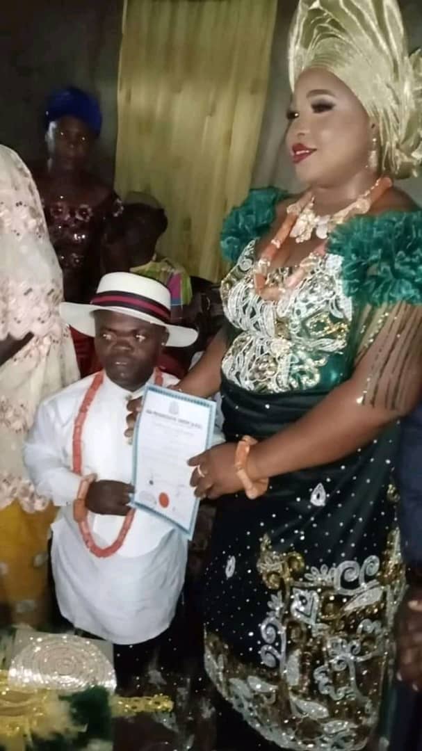 Nigerian man goes viral as he marries his second wife (Photos)