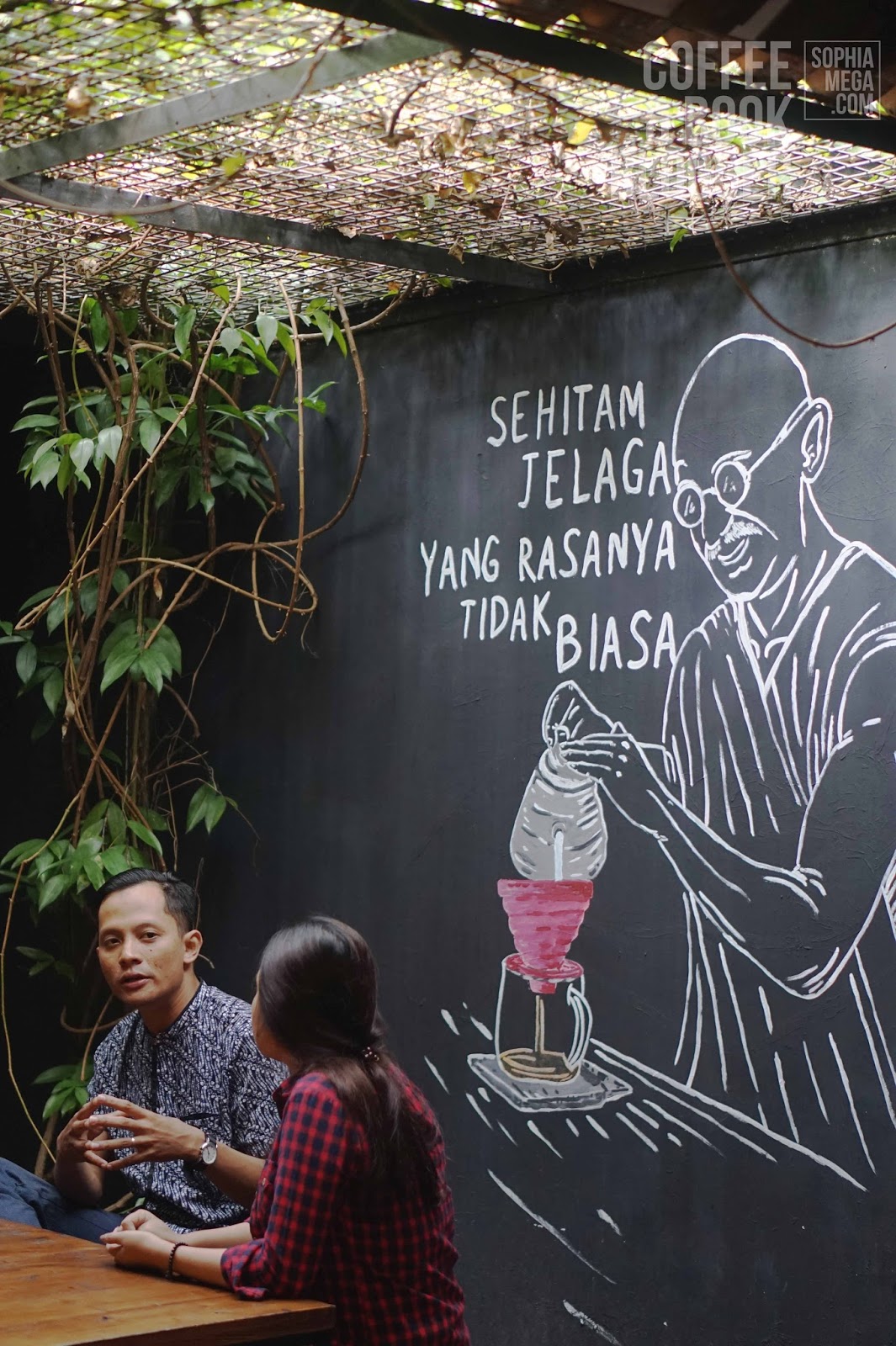 Dongeng Kopi Jogja Sibuk Baca Banyak Ngopi Sophiamega