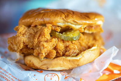 Popeye’š Classic Fried Chicken Sandwich