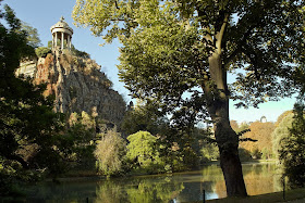 Se promener aux Buttes Chaumont