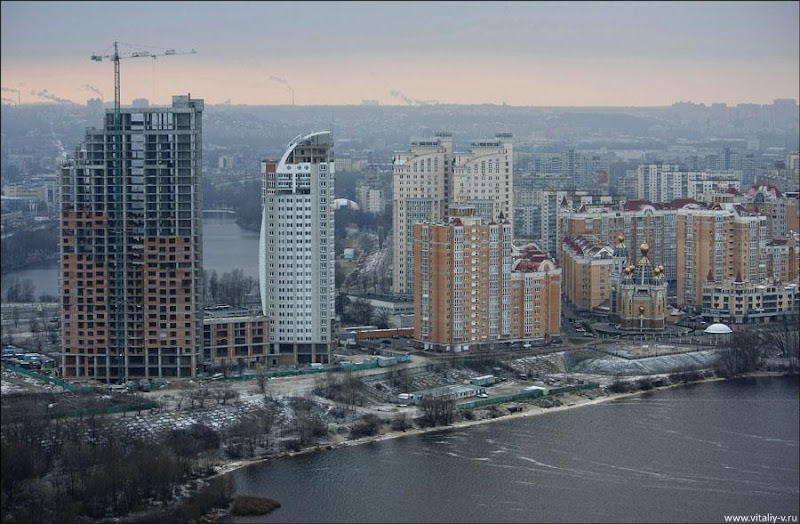 Aerial View of Moscow Bridge