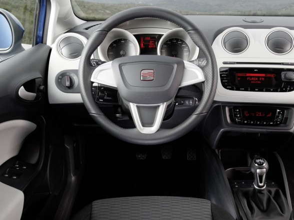 Seat Ibiza ST 2011 SUV Interior