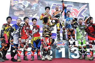 Komunitas Artis Main Motocross