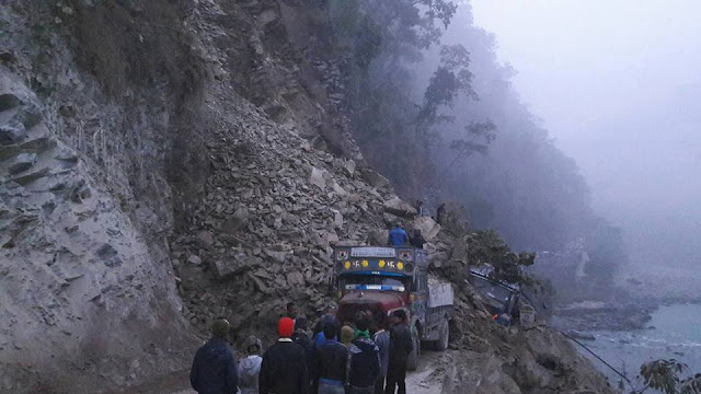 Massive Landslide Near ‪Rangpo‬ Sikkim
