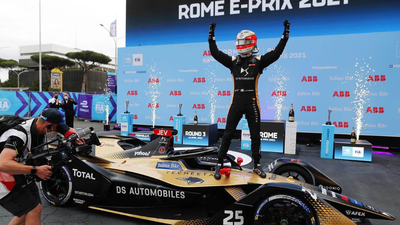 Fórmula E: Jean-Eric Vergne gana una accidentada carrera en Roma