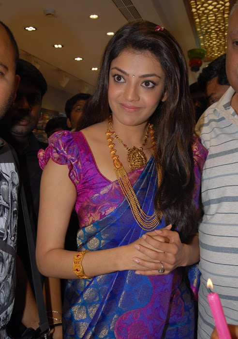 kajal agarwal at chennai shoppingmall