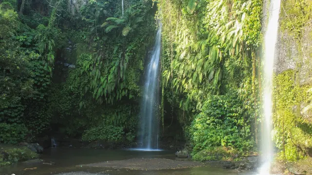 Desain Air Terjun yang Bermuara di Sungai Kecil