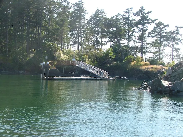 Vendovi Island free public dock to access Island hiking trails