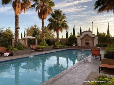 pool area at Hotel Encanto de Las Cruces, in Las Cruces, New Mexico
