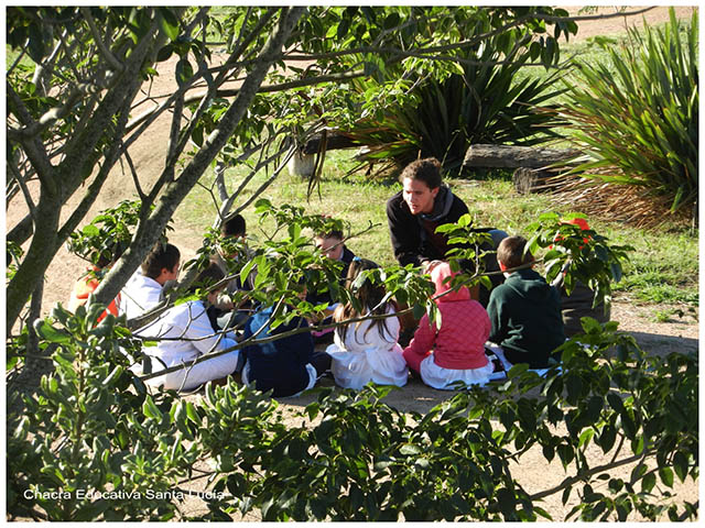 Niños en ronda - Chacra Educativa Sta. Lucía