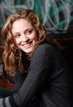 Margarita Levieva con bella sonrisa