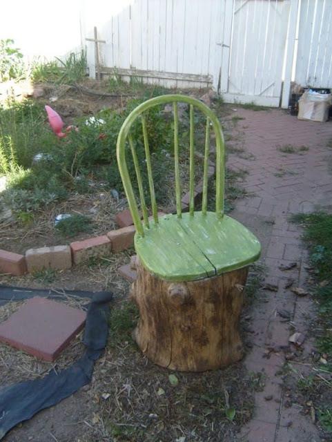 It not only recycles an old broken chair, but jazz up your backyard with a unique piece of furniture. I absolutely need this in my garden.