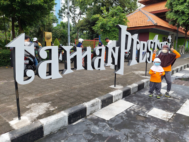 Wisata Perahu di Taman Prestasi Surabaya