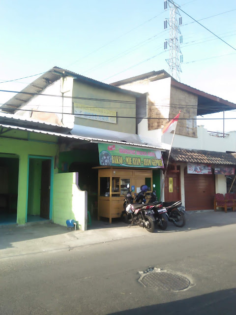 Mie Ayam - Moroasik dengan teksturnya mie nya yang gurih 