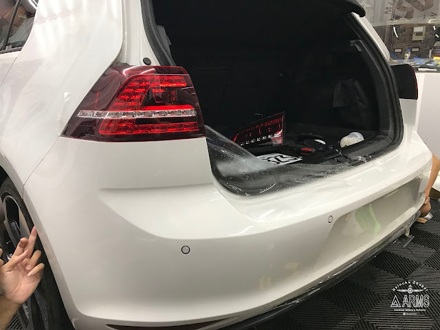 VW GOLF 7 GTI 移除全車PVC材質透明膜、另重新安裝 美國SunTek-PPF 專業犀牛皮。 產品的特性就不再多加贅述,完善的售後服務才是您最佳的保障。  讓你的愛車高速騁馳下，不用擔心原漆受損。