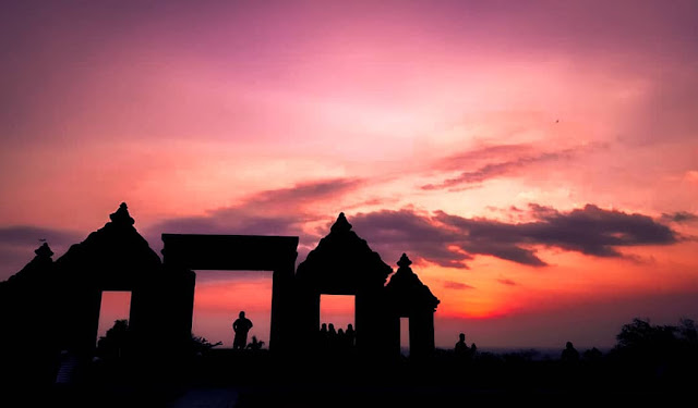 Candi Ratu Boko Tempat Menikmati Sunset