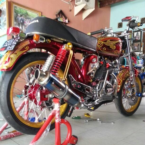 Foto Atau Gambar Modifikasi Motor Honda Cb Versi Racing Yang Patut Anda