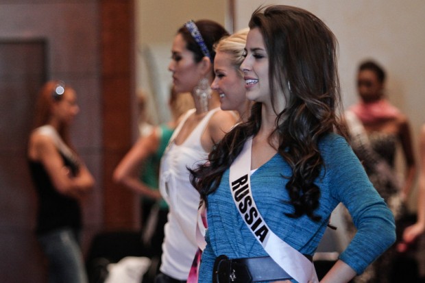 Miss Universe 2011 Contestants exercises19