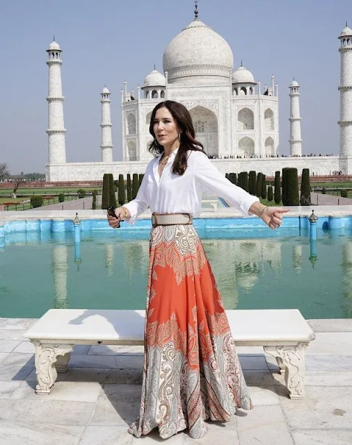 Crown Princess Mary wore a printed silk crepe maxi skirt by Etro. Mary and Frederik visited Taj Mahal and Agra Fort