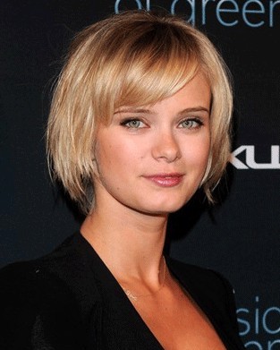 Short hairstyles for round faces