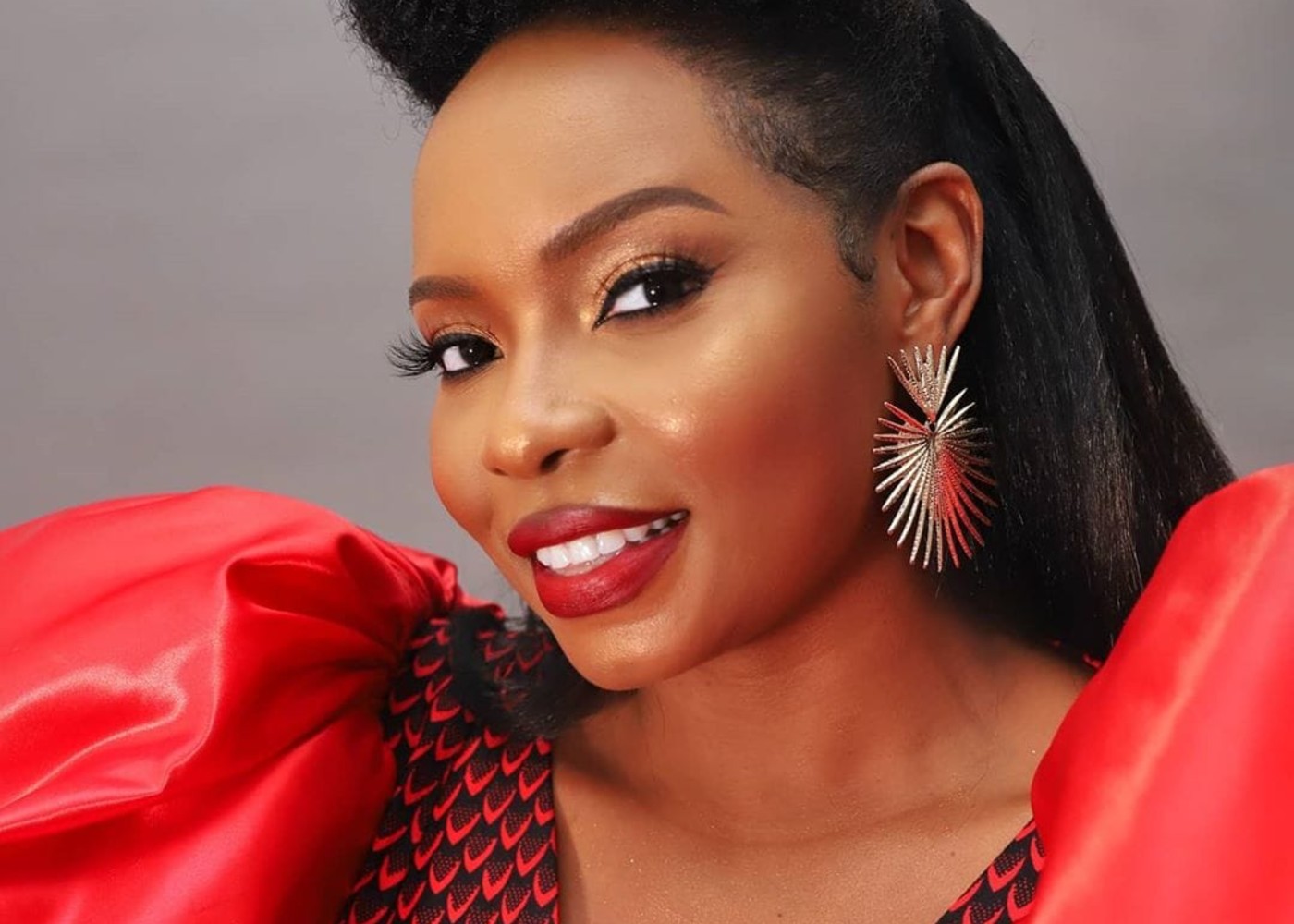 Watch As Yemi Alade Vibes To Mark Ngwazi’s Song!