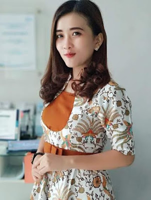 Model baju batik wanita modis terbaru