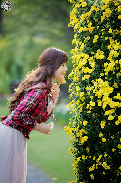 3 Hong Ji Yeon outdoor - very cute asian girl-girlcute4u.blogspot.com