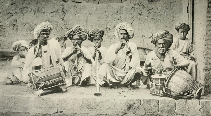 Group of Mang or Matang Hindu Caste Musicians, Maharashtra, India | Rare & Old Vintage Photos (1916)