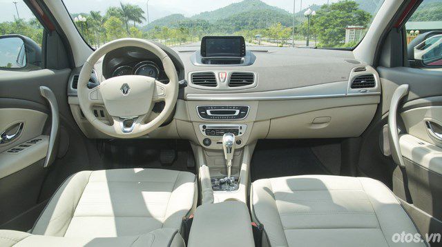 Renault Megane Hatchback 2015 - xe cỡ nhỏ dành cho nữ giới