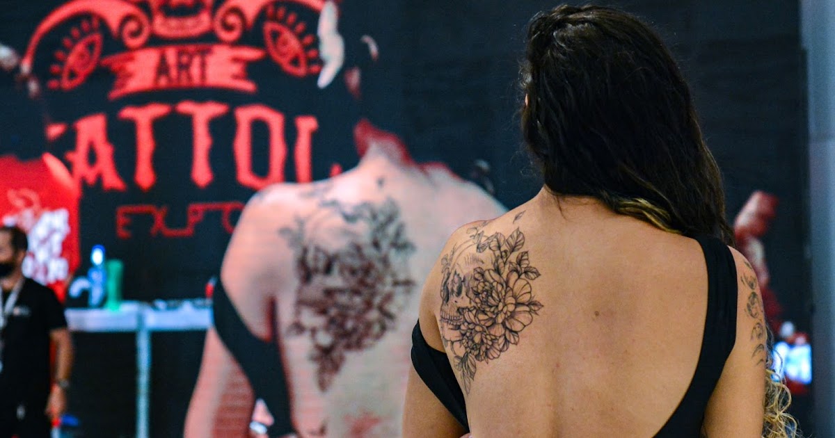 Pin de souza em tatuu em 2023  Tatuagem no pescoço, Tatuagem punk