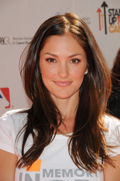 2011 Minka Kelly Long Hairstyle, Minka Kelly layered hairstyle, Minka Kelly 2011 pics