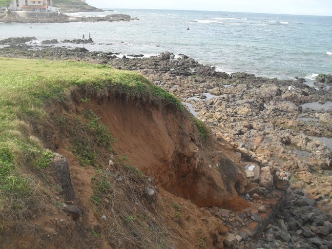 Deslizamento de terra próximo às quadras na Paciência