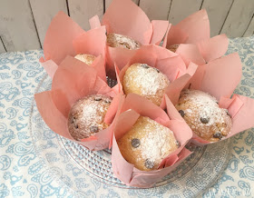 andeja-de-muffins-con-chocolate