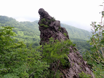 医王山 鳶岩