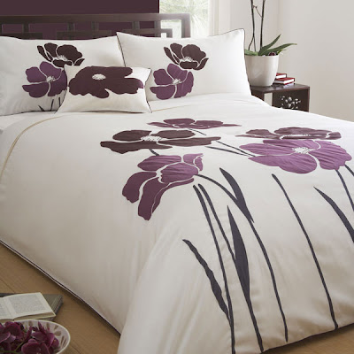 Designer Comforters on Modern Bedding   Modern Bedding