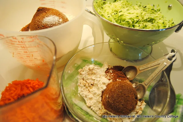 Harvest Muffins at Miz Helen's Country Cottage