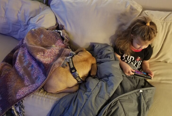 23 Adorable Pictures Prove Why Every Kid Should Have A Pet