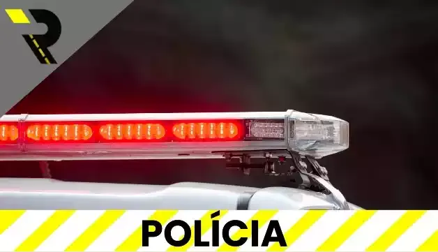 Motocicleta é apreendida sem placas de identificação, em Pariquera-Açu