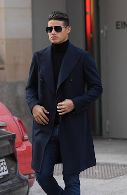 James Rodríguez Modelando