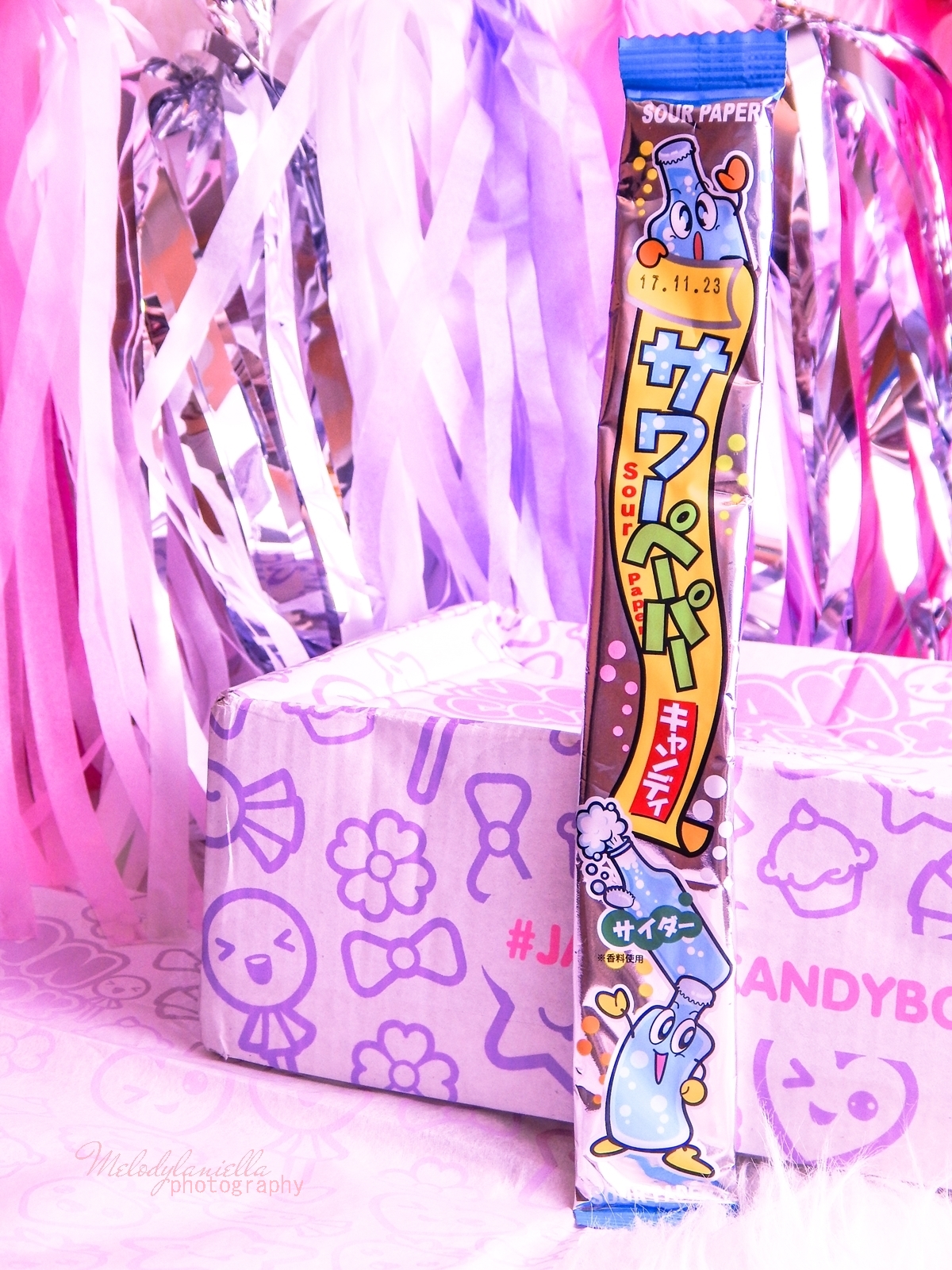 6 melodylaniella photography partybox japan candy box pudełko pełne słodkości z japonii azjatyckie słodycze ciekawe jedzenie z japonii cukierki z azji boxy z jedzeniem yaokin paper soda candy