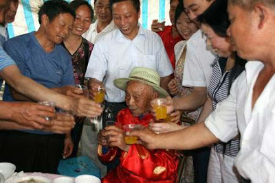 Centenarian Zhang Shu-qing