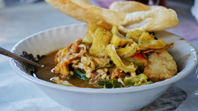 Rujak Soto Bu Sum Banyuwangi