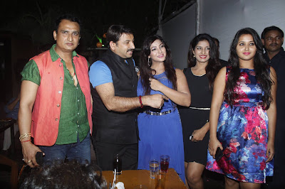 Manoj Tiwari, Awadhesh Mishra, Urvashi Chaudhary, Kajal Raghwani, Poonam Dubey