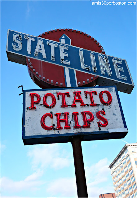 Rótulo de Neón del State Line Potato Chips de Wilbraham